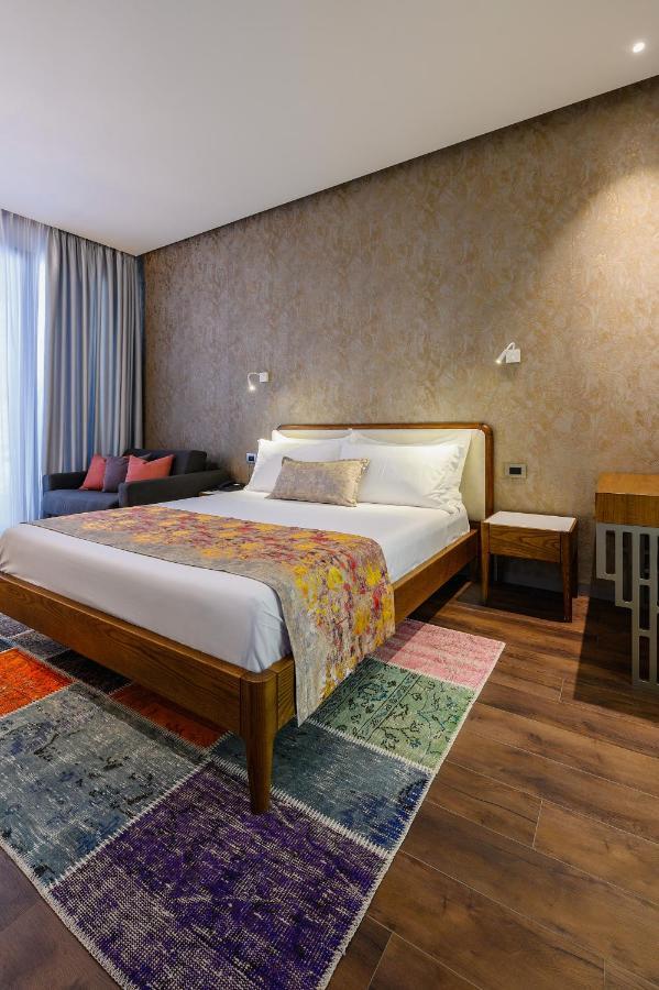 Chic Boutique Hotel Вльора Екстер'єр фото